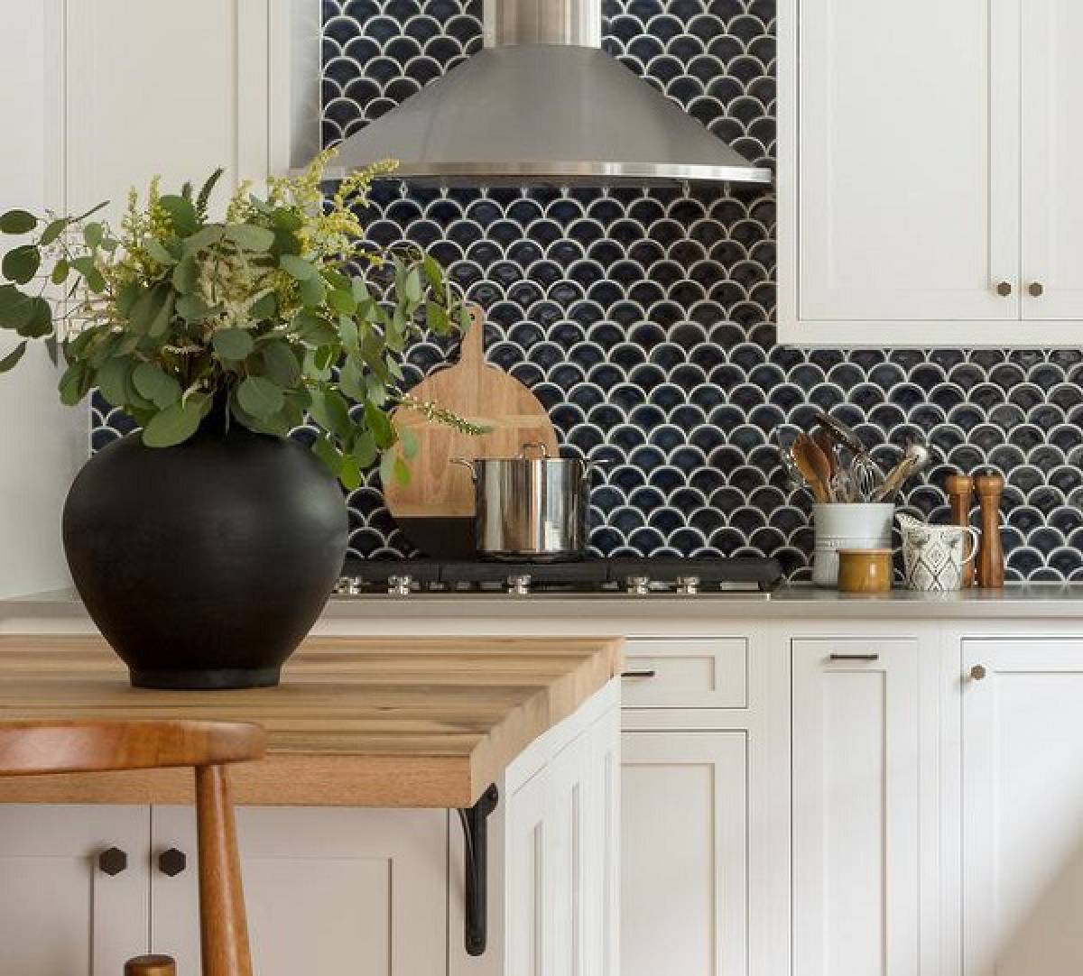 Gạch mosaic vảy cá đen bóng 4 Gạch mosaic vảy cá đen bóng 4